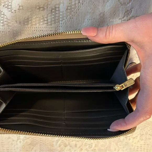 Coach Essential Accordion Zip Wallet in Brown and Gold - Picture 4 of 5